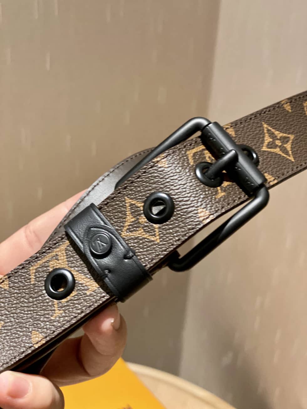 loubelt564_3