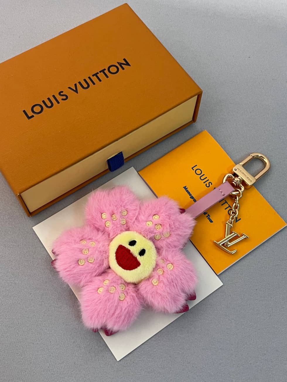 lobagcharm4_1